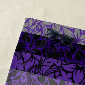 Moloaa Bay Hawaiian Hibiscus Striped - Paars Strandlaken (In situ)