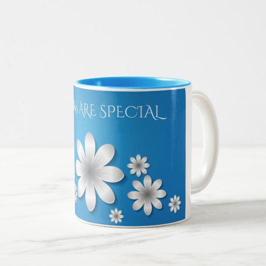 "MOM"-bloemen koffie met twee getonde mok. Tweekleurige Koffiemok (Voorkant rechts)
