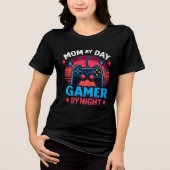 Mom By Day Gamer By Night: Retro Controller Sunset Tri-Blend Shirt (Voorkant)