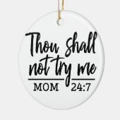 **MOM EN EEN KOOLMOMMELTAAK** KERAMISCH ORNAMENT (Links)