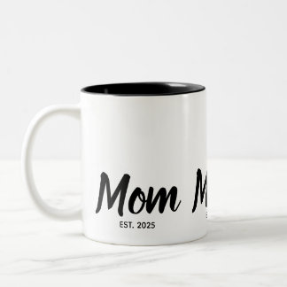  Mom Established Black Script Custom Year Tweekleurige Koffiemok