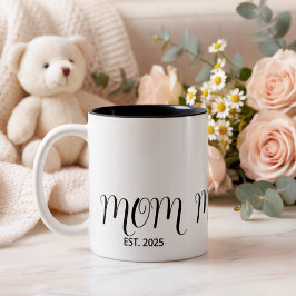 Mom Established Black Script New Mom Gift  Tweekleurige Koffiemok