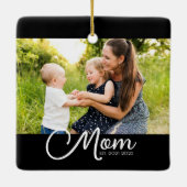 Mom Established Black White Script Photo Keramisch Ornament (Achterkant)