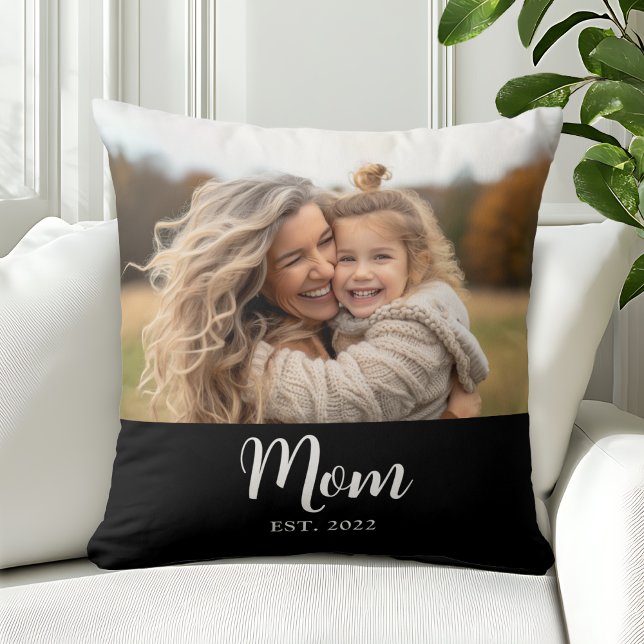 Mom Established Modern Script Photo Black Kussen (Mom established with customizable photo and editable text )