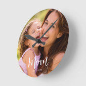 Mom Established Modern White Script Photo Ronde Klok (Hoek)