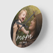 Mom Established Modern White Script Photo Ronde Klok (Hoek)