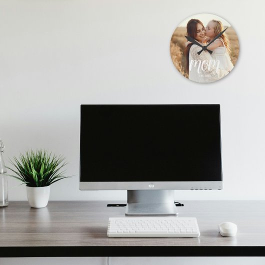 Mom Established Modern White Script Photo Ronde Klok
