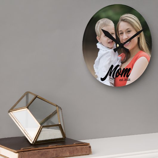 Mom Established Modern White Script Photo Ronde Klok