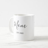 Mom Established New Mom Gift Minimalist Koffiemok (Voorkant links)