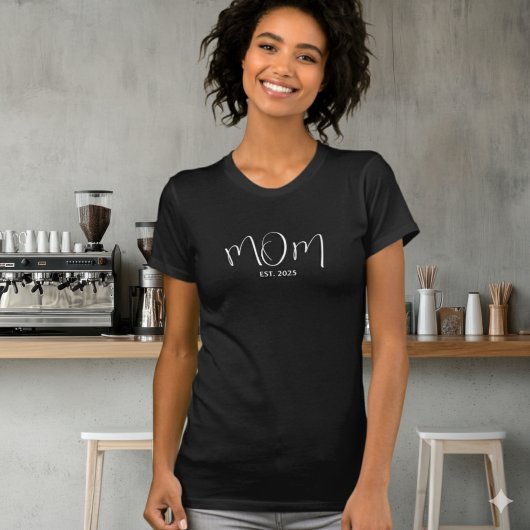 Mom Established New Mom Gift  T-shirt