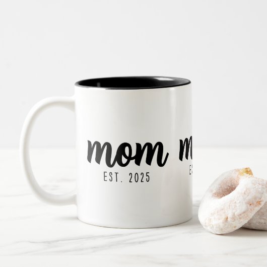 Mom Established New Mom Gift  Tweekleurige Koffiemok (Met donut)