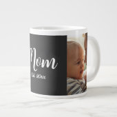 Mom Established Script Black Photo Specialty Mug Grote Koffiekop (Voorkant rechts)