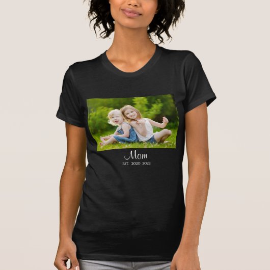 Mom Established Script Photo Mother's Day T-shirt (Voorkant)