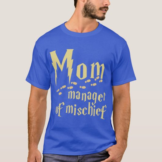 Mom manager of mischief retro t-shirt (Voorkant)