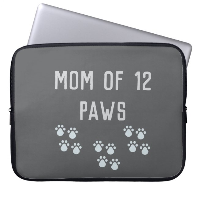 Mom of 12 paws laptop sleeve (Voorkant)
