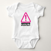 Mom’s Rules Only – Sassy New Mom Baby Apparel Romper (Voorkant)