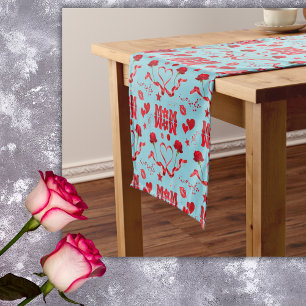 MOM/WOW: Een liefdesbrief in rood op blauw Korte Tafelloper