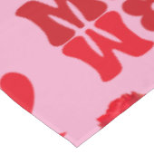MOM/WOW: Een liefdesbrief in rood op roze | Tafelkleed (Gekanteld)