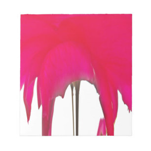 Moment vastgelegd: een rode rozenblaadje elegantie notitieblok