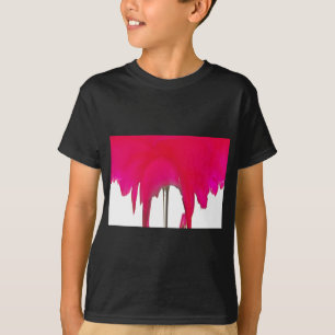 Moment vastgelegd: een rode rozenblaadje elegantie t-shirt