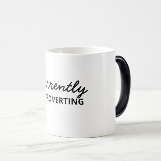 Momenteel Introverting Funny Mug Magische Mok (Voorkant rechts)