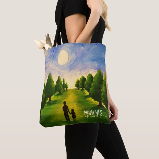 Momenten van wondermoonverlichte wandeling in bos tote bag (Dichtbij)