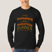 Mommie en Marathon Runner Running Humor Sprinti T-shirt (Voorkant)