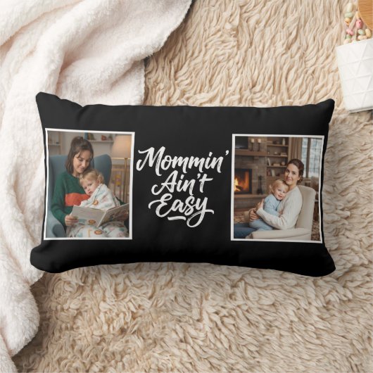 Mommin Ain't Easy Brush Script Two 2 Photo Black Kussen (Deken)