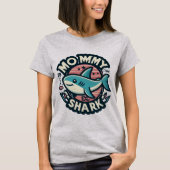 Mommy Shark - Cute and Fun Design T-shirt (Voorkant)
