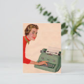 Mona en haar nieuwe schrijfmachine briefkaart (Staand voorkant)