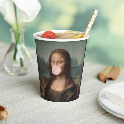 Mona Lisa Blaast Roze Bubble Gum Papieren Bekers (Insitu)