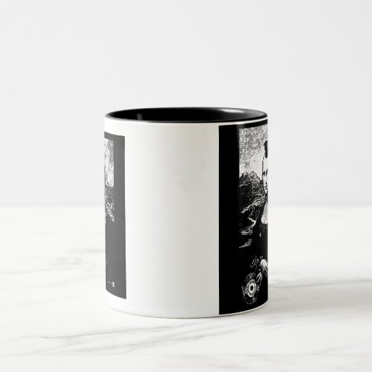 Mona Mohawk Mok (Center)