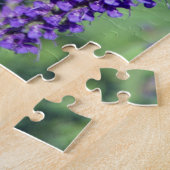 Monarch Butterflies die zich voedt met Paarse vent Legpuzzel (Zijkant)