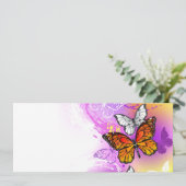 Monarch Butterflies op Paarse achtergrond Aankondiging (Staand voorkant)