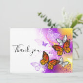 Monarch Butterflies op Paarse achtergrond Bedankkaart (Staand voorkant)
