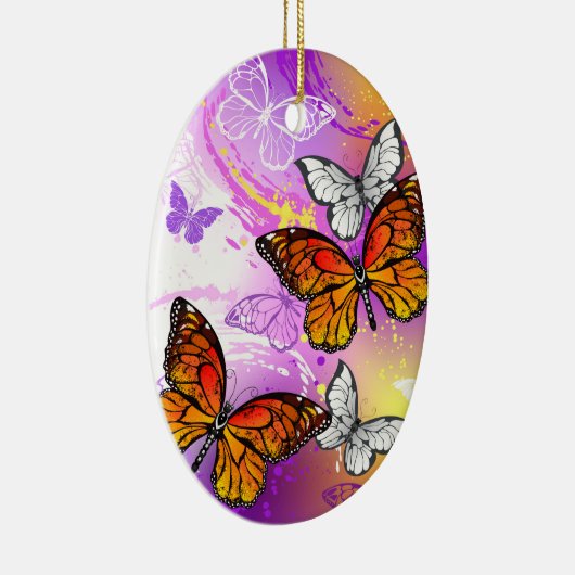 Monarch Butterflies op Paarse achtergrond Keramisch Ornament (Rechts)