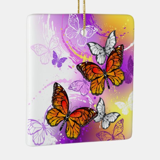Monarch Butterflies op Paarse achtergrond Keramisch Ornament (Rechts)
