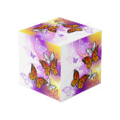 Monarch Butterflies op Paarse achtergrond Kubus (Achter hoekig)