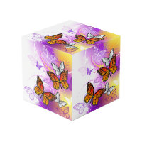 Monarch Butterflies op Paarse achtergrond