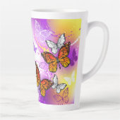 Monarch Butterflies op Paarse achtergrond Latte Mok (Rechts)