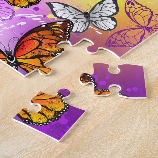 Monarch Butterflies op Paarse achtergrond Legpuzzel (Zijkant)