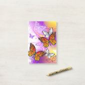 Monarch Butterflies op Paarse achtergrond Post-it® Notes (Op bureau)