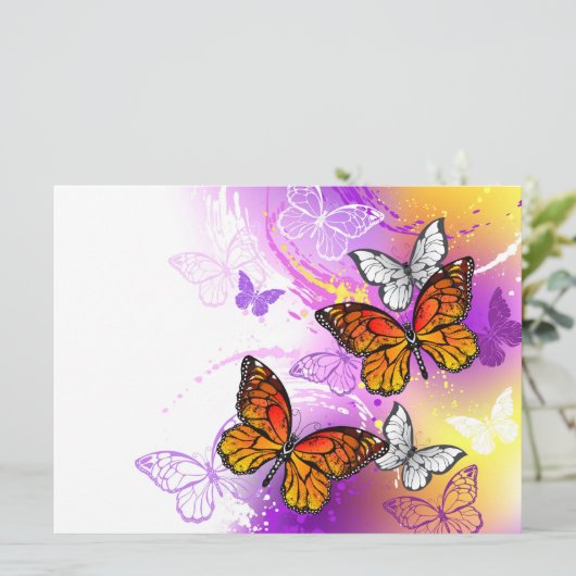 Monarch Butterflies op Paarse achtergrond Programmakaart (Staand voorkant)