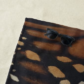 Monarch Butterfly gaat dicht bij het patroon Strandlaken (In situ)