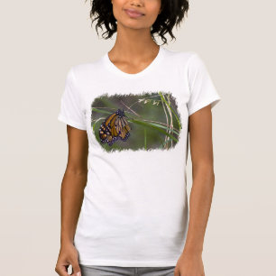 Monarch Butterfly in het gras White Edge T-shirt
