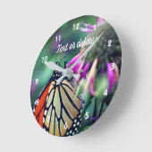 Monarch Butterfly on Flower Personated   Ronde Klok (Hoek)