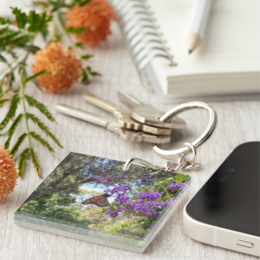 Monarch Butterfly on Purple Flowers Sleutelhanger (Voorkant Rechts)