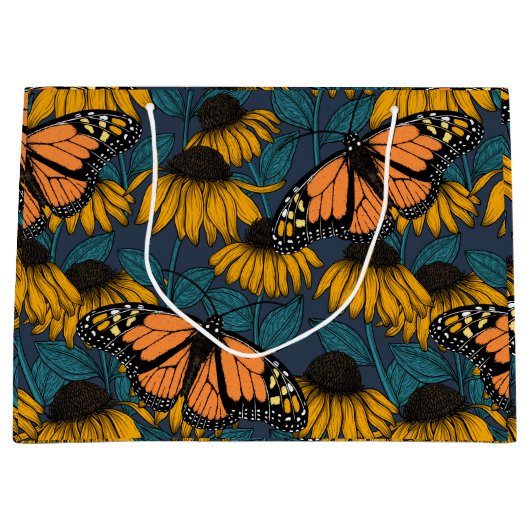 Monarch butterfly on yellow coneflowers groot cadeauzakje (Voorkant)