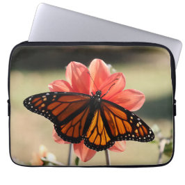 Monarch Butterfly op een Dahlia Laptop Sleeve