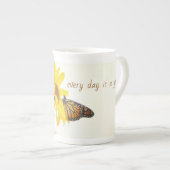 Monarch Butterfly op False Sunflower Inspirerend Porselein Kop (Voorkant rechts)